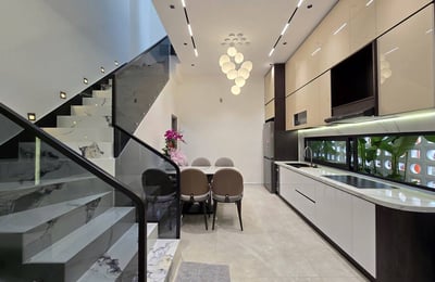 Miete eines modernen Eckhauses im Stadtteil Hai Chau, Da Nang, Vietnam